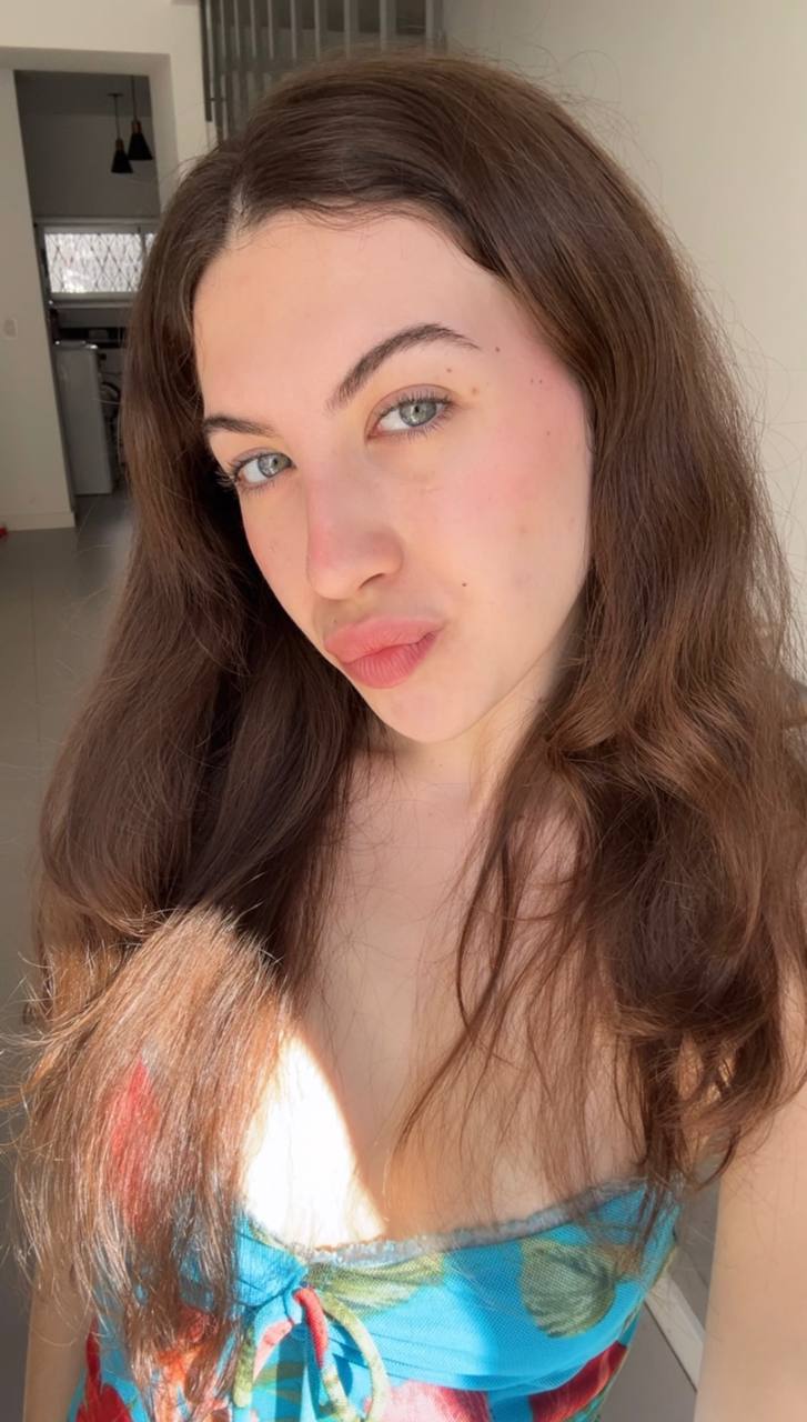 Nude girl Amber in Doha