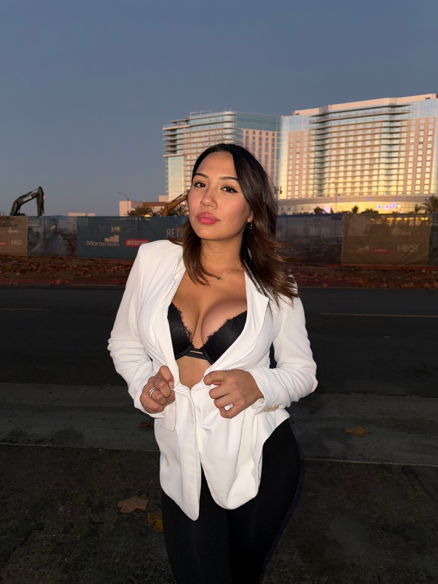 Take a pause and enjoy Ali Cruz — streaming from Doha