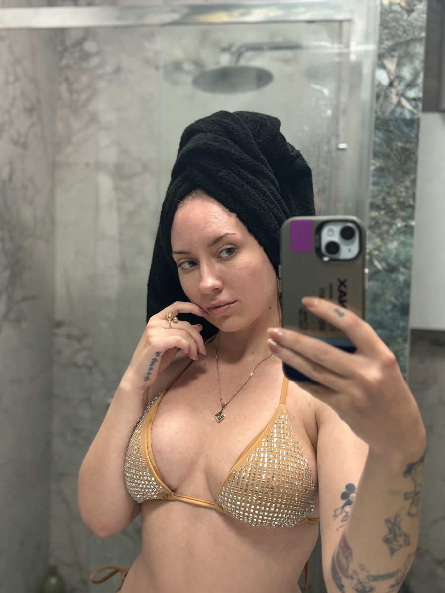 Nude girl KateV in Doha