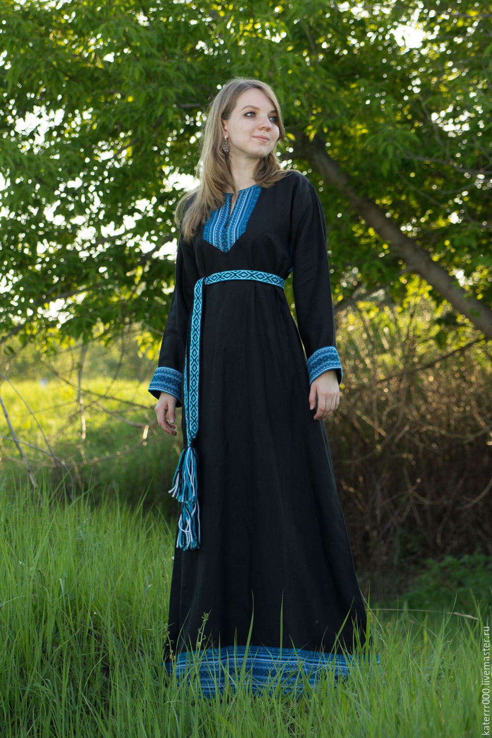 Women in Slavic costumes in Doha