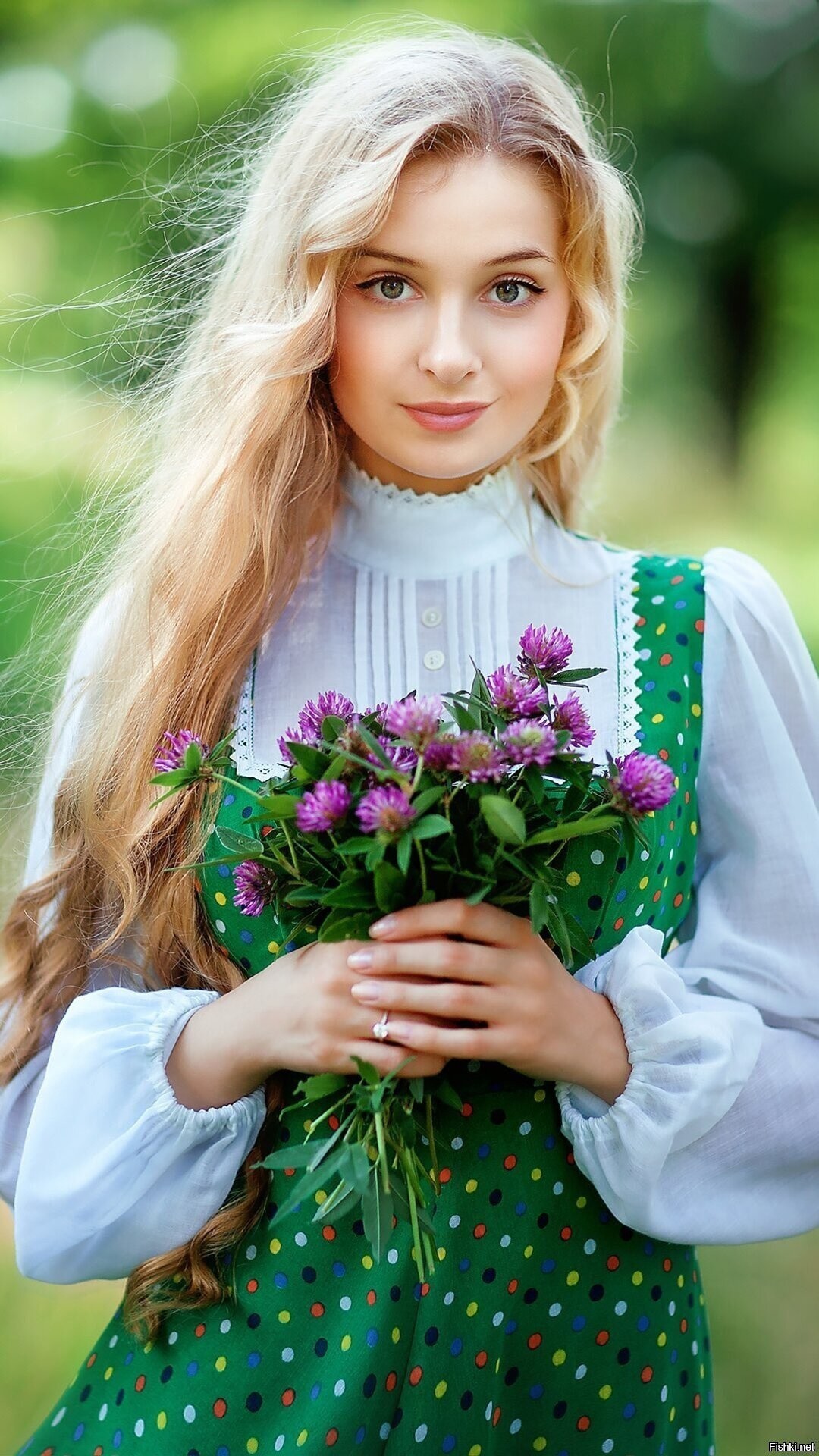 Girls in Slavic costumes in Doha